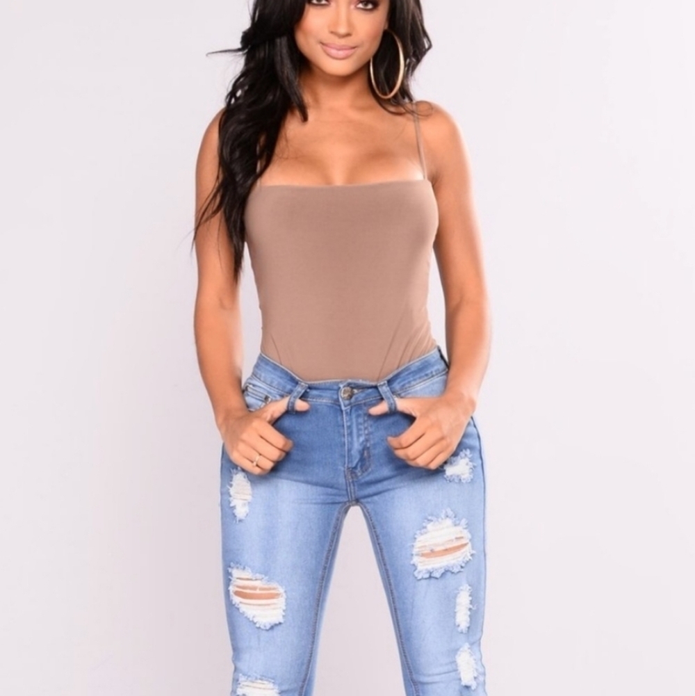 NWT Fashion Nova Don't‎ be so Square taupe thong bodysuit